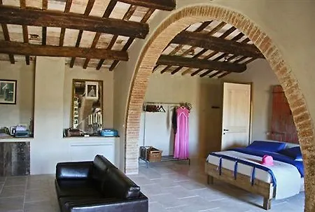 Landhuis Follonico 4-Suite B&B