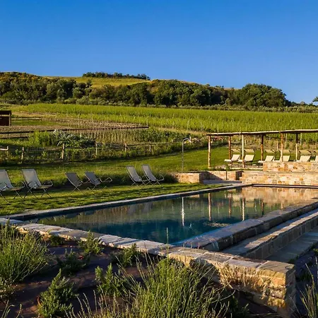 Follonico 4-Suite B&B *