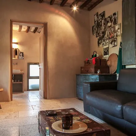 Follonico 4-Suite B&B Country house
