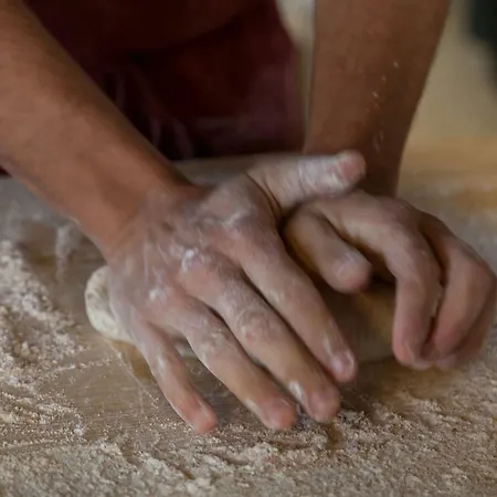 Landsted Follonico 4-Suite B&B *