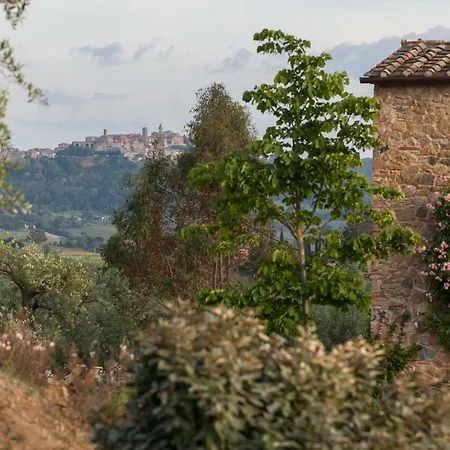 Follonico 4-Suite B&B *
