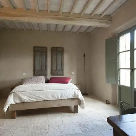 Country house Follonico 4-Suite B&B