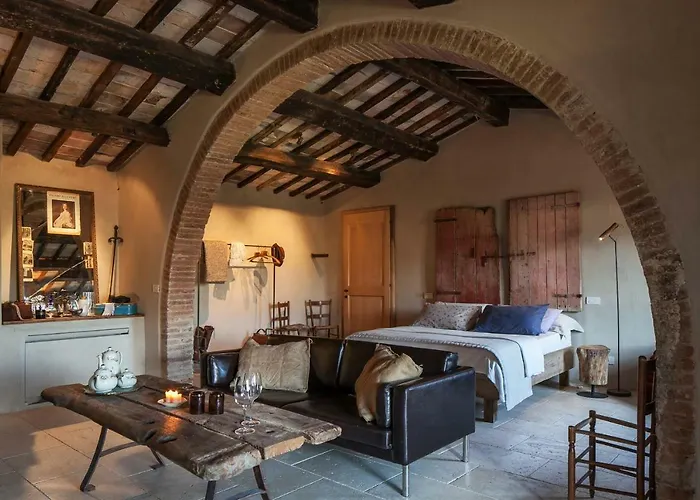 Follonico 4-Suite B&B