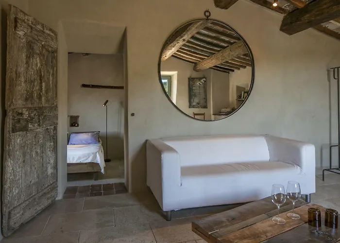 Follonico 4-Suite B&B